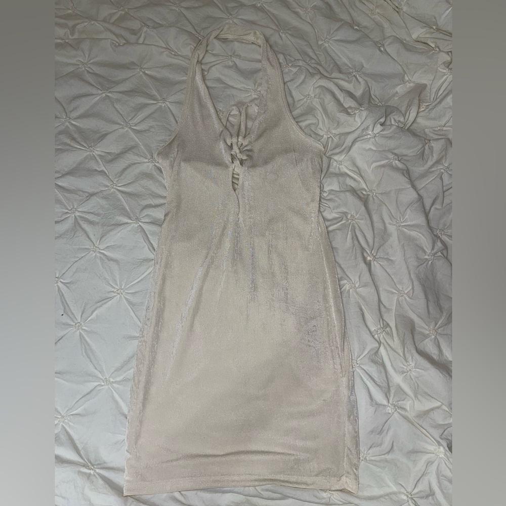 Brand: Forever 21 Color: crème white Size: Small